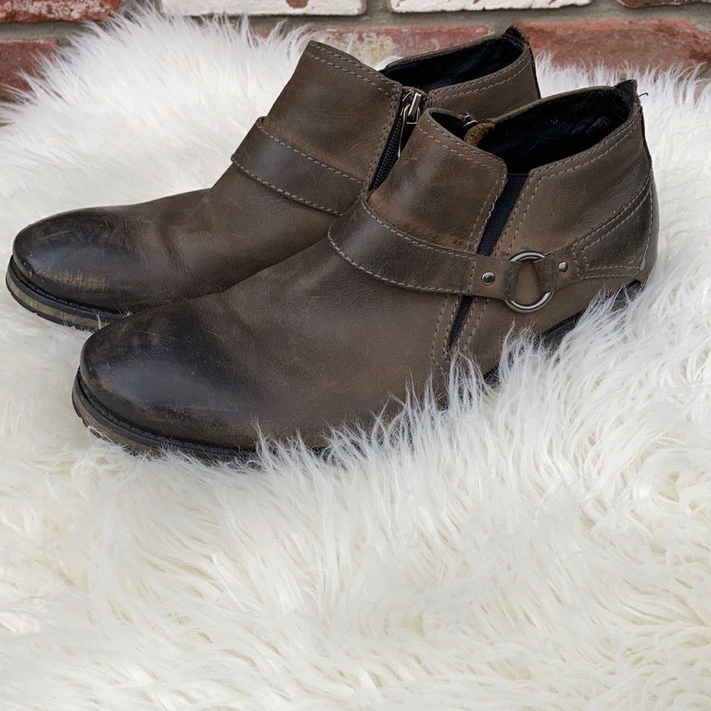 Men’s Donald by Donald J Pliner Distressed Leather Booties Size 8